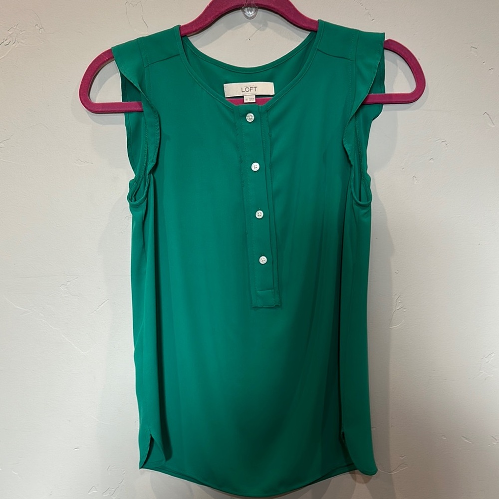 LOFT Green Sleeveless Women's Top